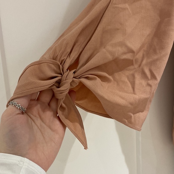 NWT Showpo Roll Away Dress in BLUSH - Picture 5 of 12